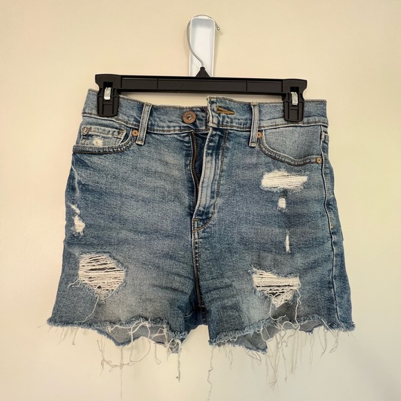 Denizen by Levi’s Distressed Super High-Waisted Shorts - Picture 2 of 3